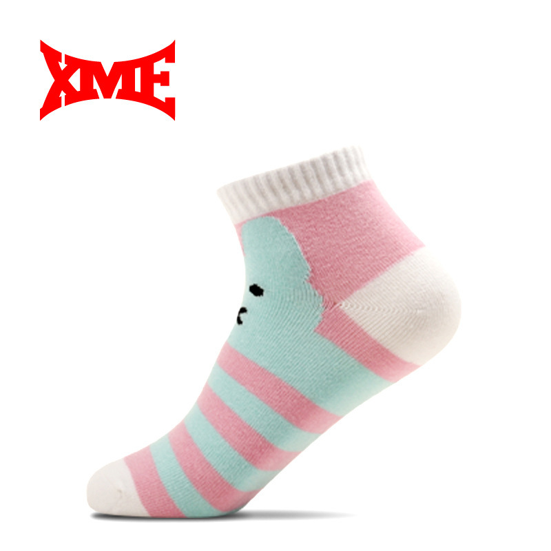 Processing customized combed cotton fashion jacquard women's sports low-cut ankle socks breathable casual gift socks