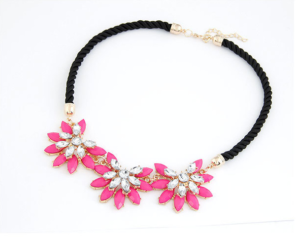 3562143253 787243202 Clavicle Chain Beach Vacation Wind Sun Flower Short Necklace Retro Three Flower Necklace Korean Wholesale