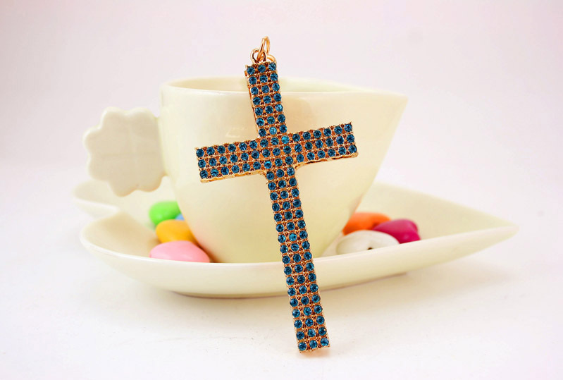 34g Weight Alloy, Metal Material Heart Pattern Men'S Gender White, Pink, Purple, Blue Color Christian Gift Cute Korean Car Pendant Full Diamond Cross Keychain 8