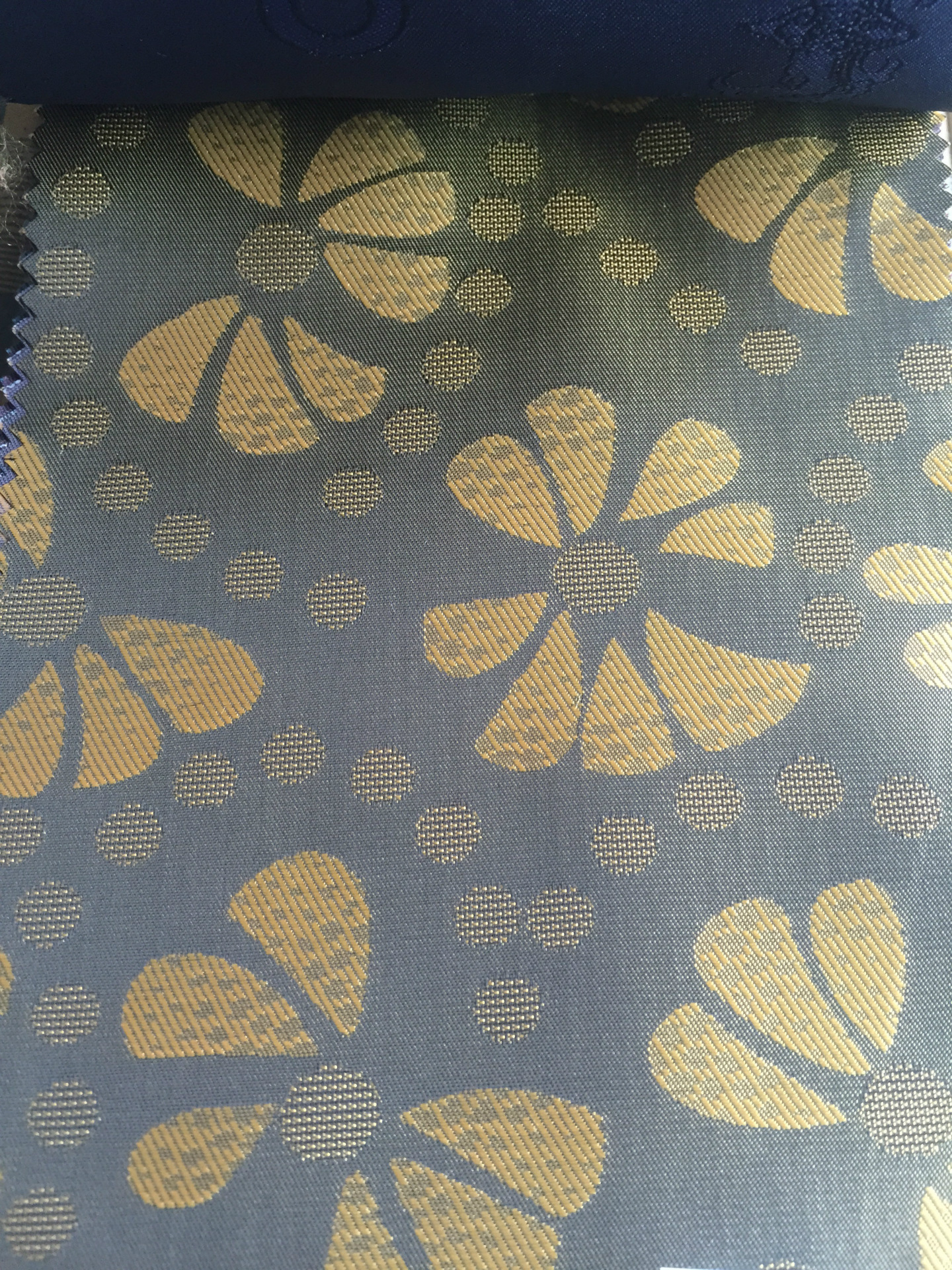 大提花 涤纶 双色 阳离子原料  服装面料 里料