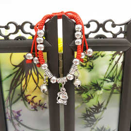 民族纪念品批发十二生肖标准绳银饰手链地摊货源苗银生肖红绳手链