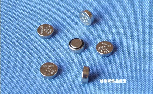 Belt table steel strip watch Watch men and women watch Electronics Factory Direct selling wholesale 100 individual