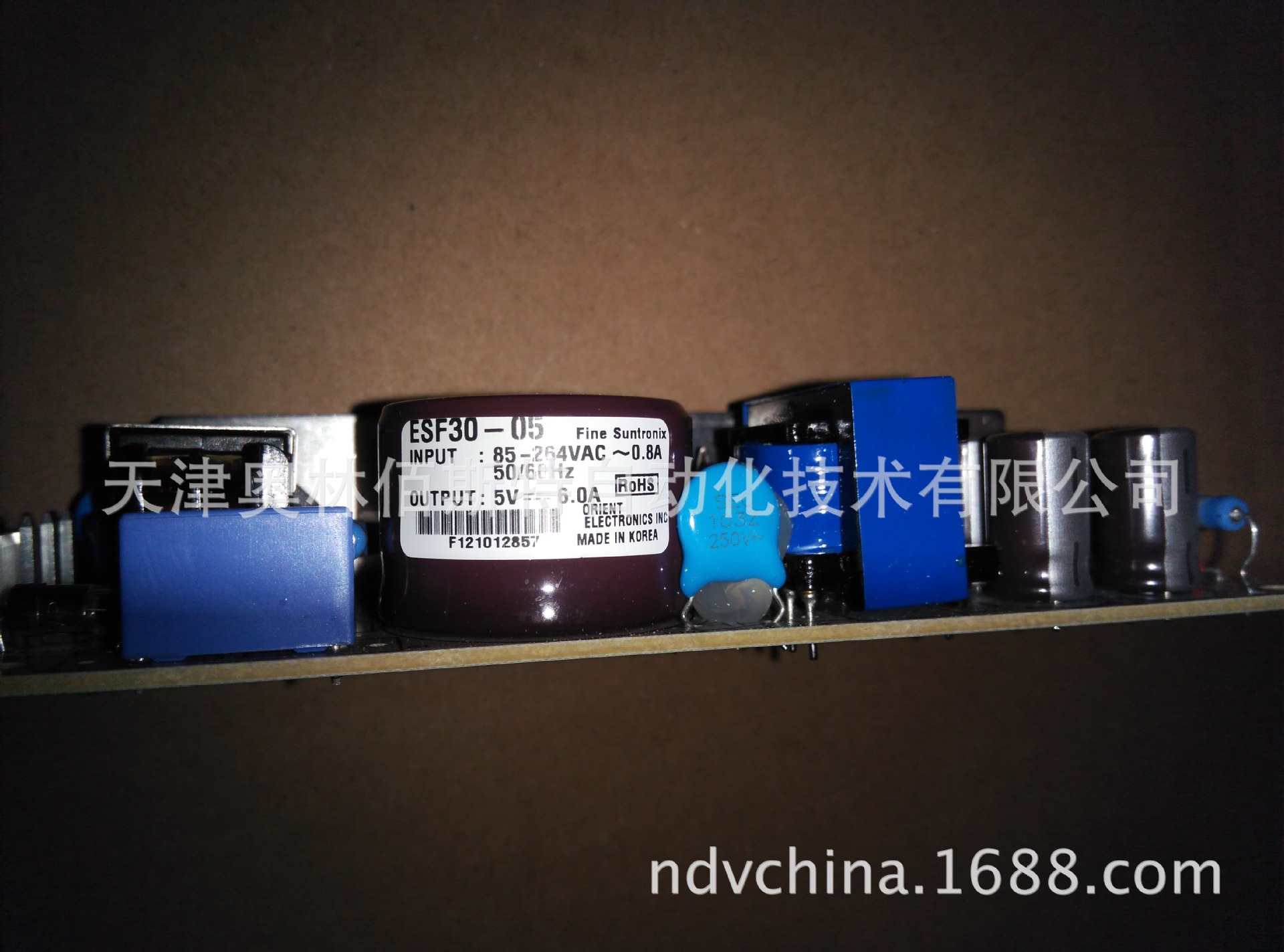 华仁电源 FINE SUNTRONIX  ESF30-05 电源1