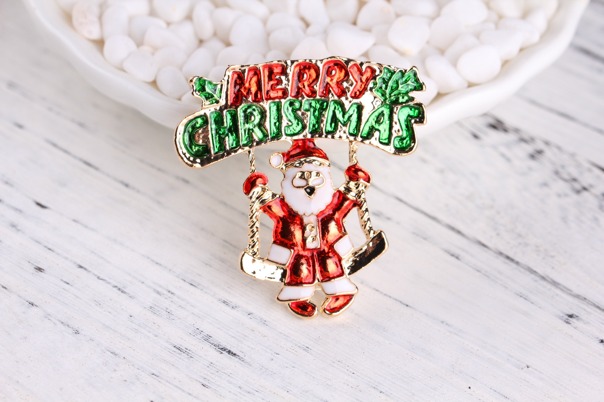 Spilla versatile con personaggio dei cartoni animati semplice coreano Harajuku Babbo Natale_voghion.com