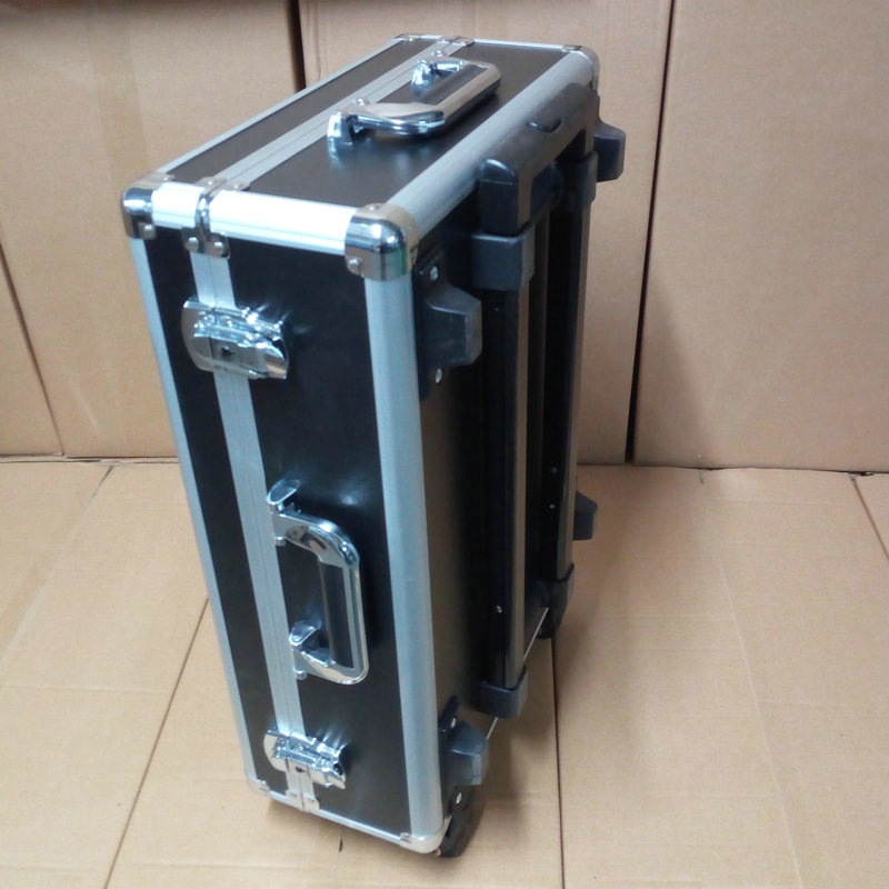 工业电脑拉杆航空箱2