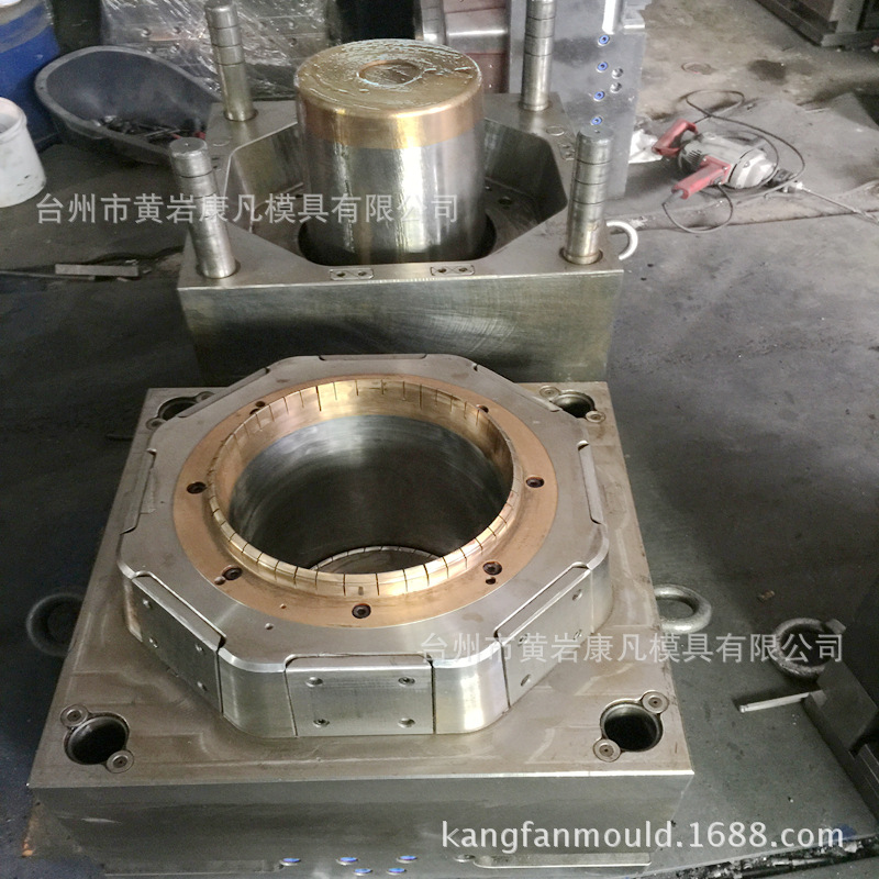 浙江台州市黄岩10升16L 18L 20L 黄油桶 润滑油桶 机油桶模具