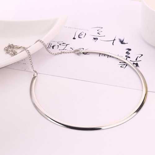Han Huohuo and Xu Haoying's same style metal thin circle polished necklace, runway thin choker short collarbone chain, sweater chain