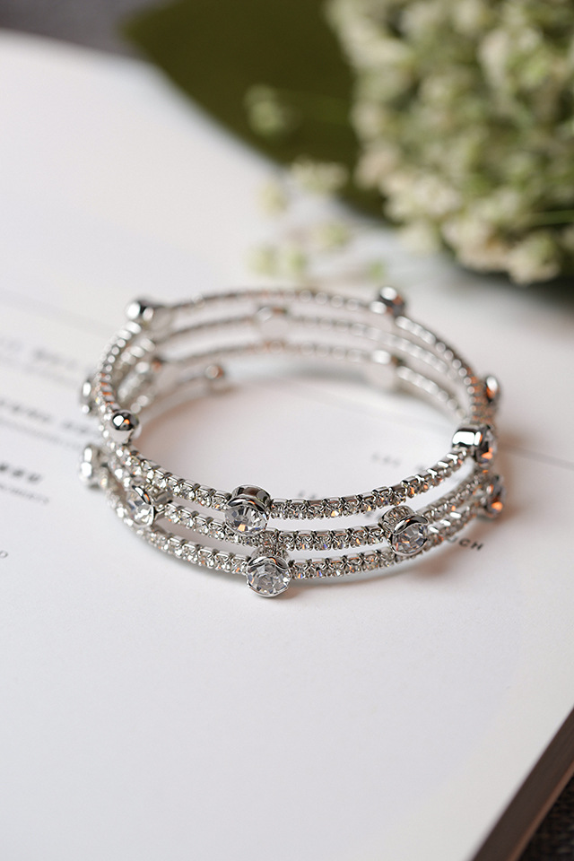 Rhinestone Three-layer Bracelet Multi-layer Elastic Bracelet Women's Bracelet Decoration display picture 1