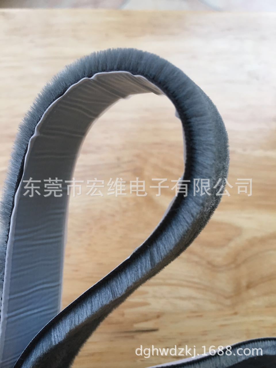 厂家大量供应 超强背胶 绒毛 毛刷条