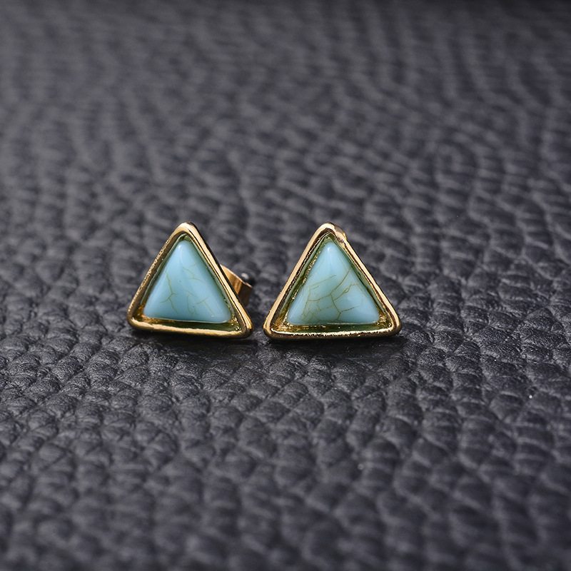 Pointed titanium steel lip stud product view