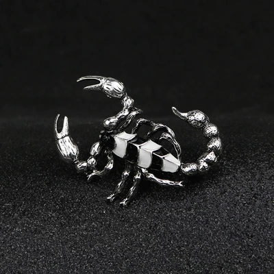 Yaxa sancaqları drop oil enamel scorpion brooch - black-and-white-ancient-silver-bottom