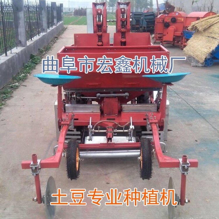 一次性完成播种、施肥、起垄、喷药、覆膜花生大豆玉米播种机龙亭生产厂家