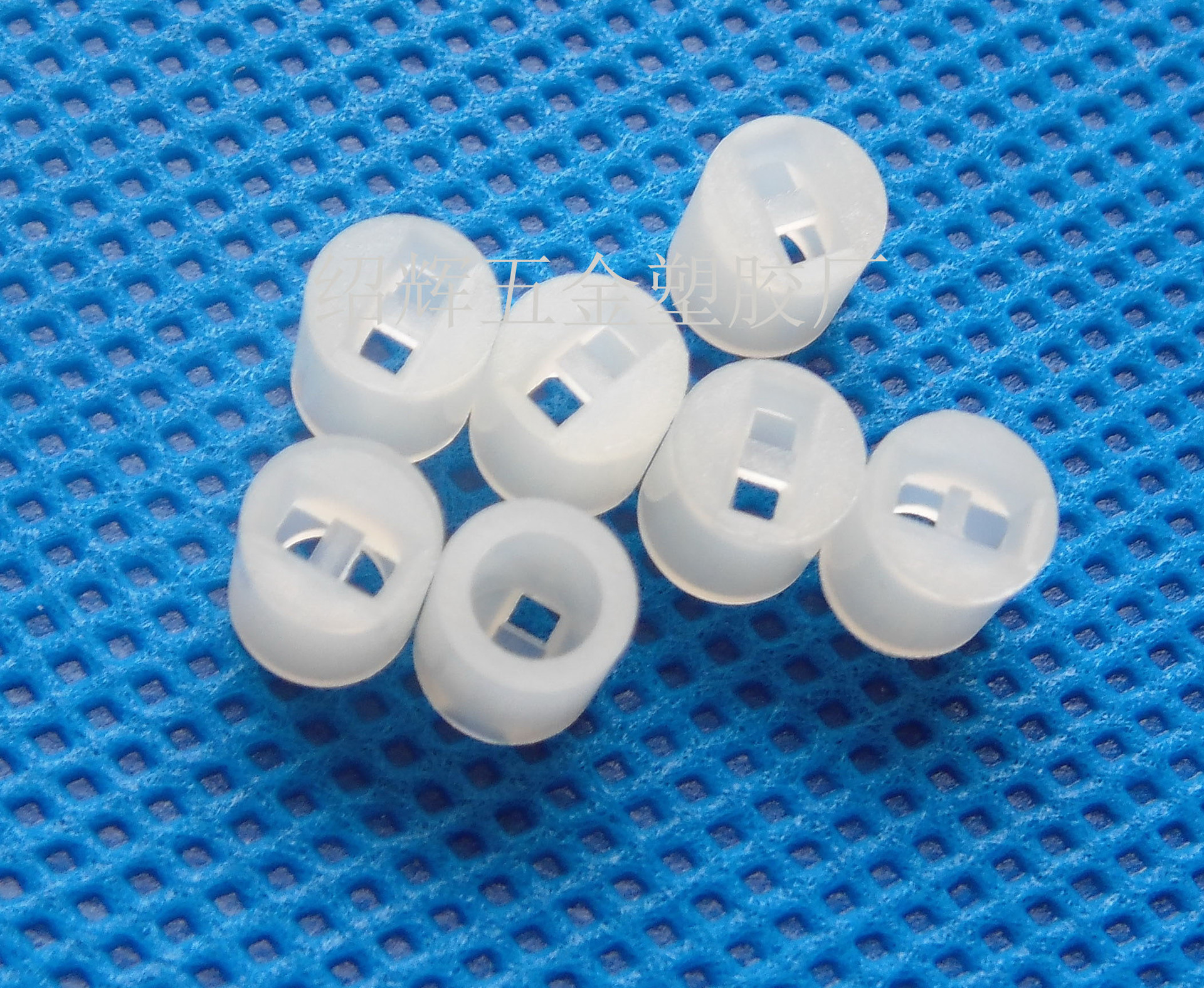 厂家批发LED间隔柱 led方孔隔离柱 φ4LED方孔间隔柱