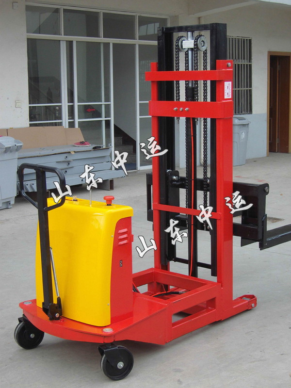 半电动堆高车 拷贝