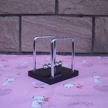 批发小号实木牛顿摆球撞球碰球摇摆球工艺礼品装饰摆件简约现代风