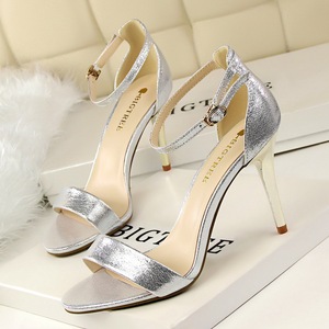 In the summer of 328-1 the new han edition fashion simple metal fine words and women sandals with high with suede