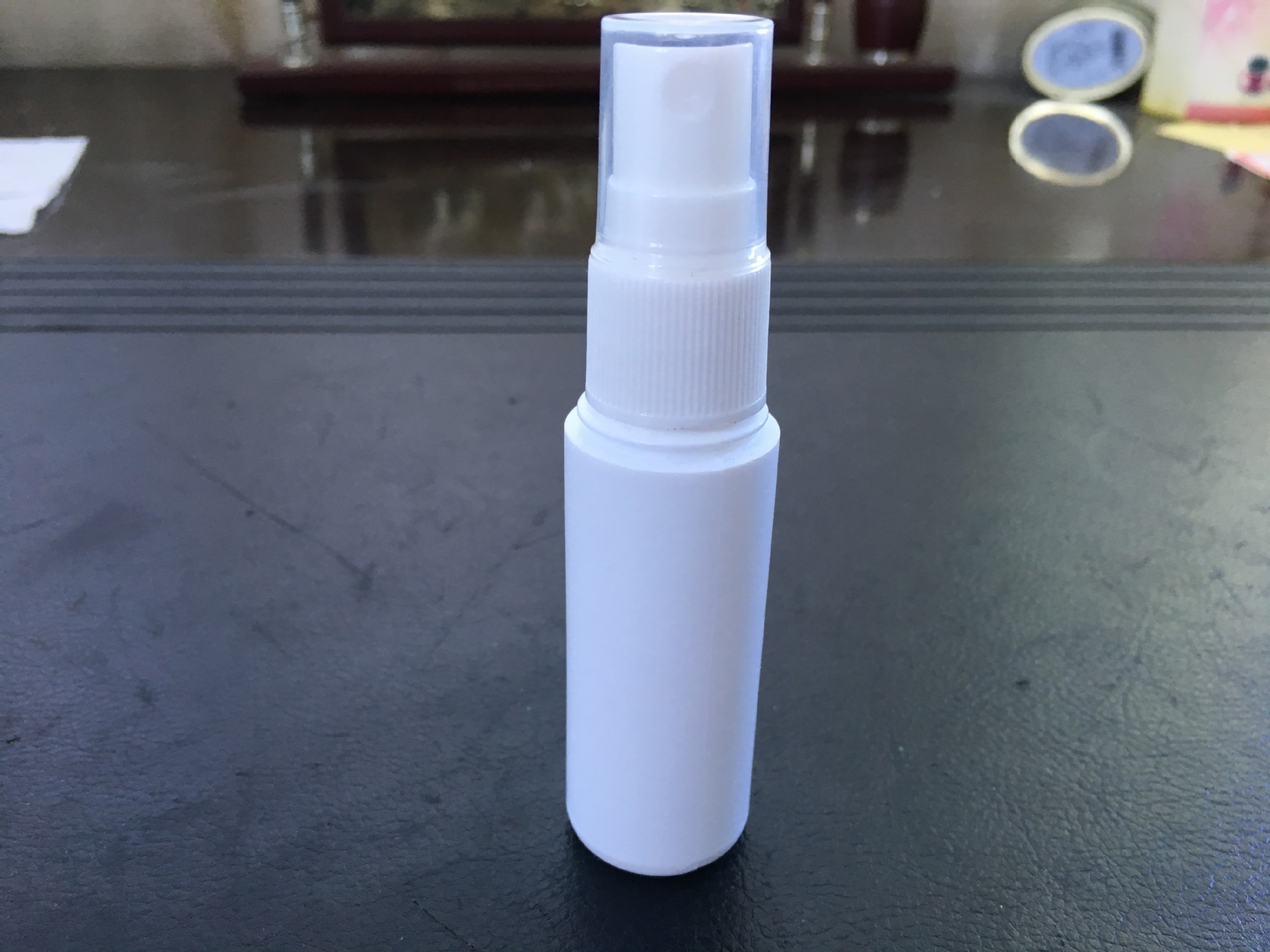 厂家直销20ml喷雾瓶 化妆品瓶 pet塑料瓶 可订制LOGO大量