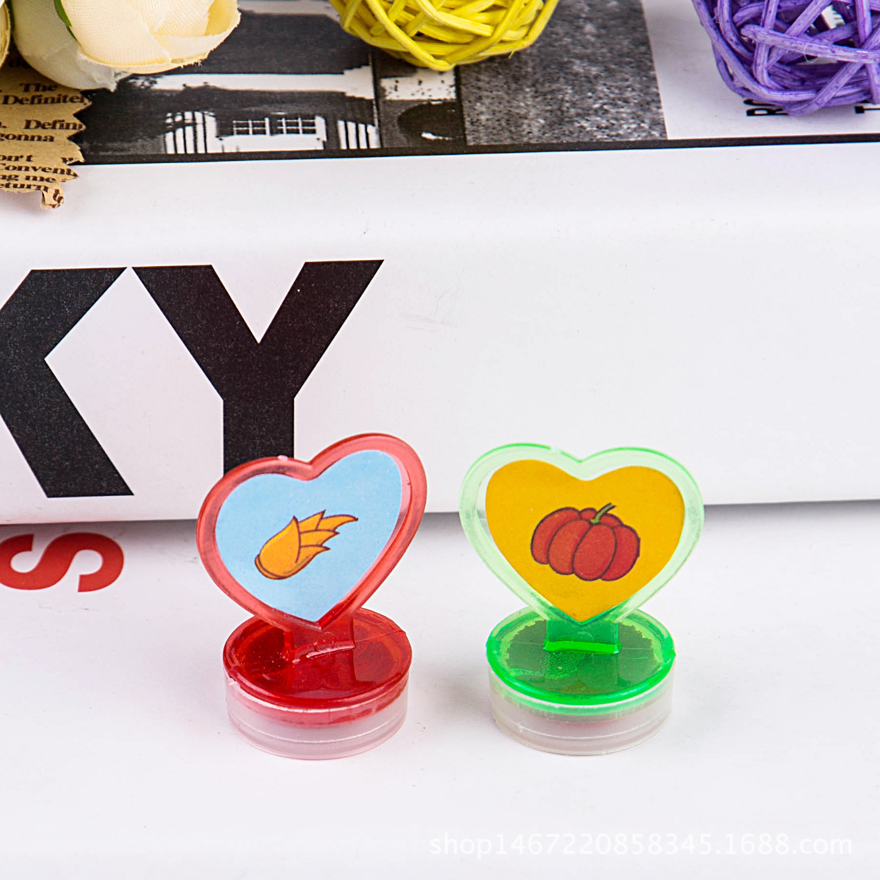 Nuevo anillo de plástico para niños sello de juguete creativo juguete color chica anillo sello al por mayor