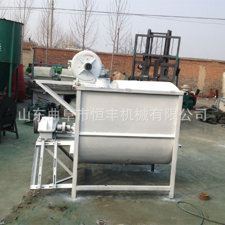 云南猪饲料搅拌机 饲料粉碎搅拌机 卧式饲料搅拌机价格