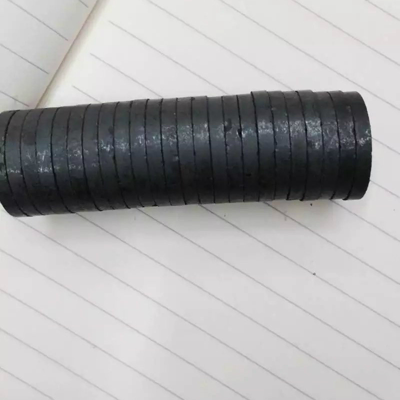 厂家直销 圆形打孔磁铁 铁氧体带孔磁铁23*3孔10MM