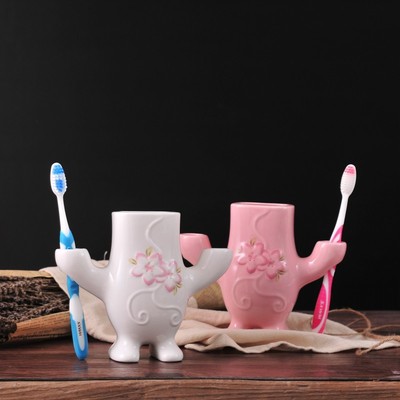 novel originality ceramics Glaze multi-function Home Furnishing Shower Room suit Doll Toothbrush holder Three-piece Suite Manufactor wholesale