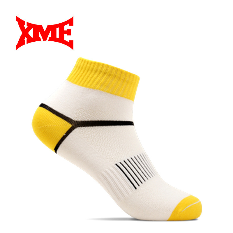 Processing customized combed cotton men's mid-calf sports socks sweat-absorbent casual gift socks breathable adult socks