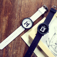 韩版女表原宿风黑白手表韩国流行时尚1314文字控学生硅胶情侣手表