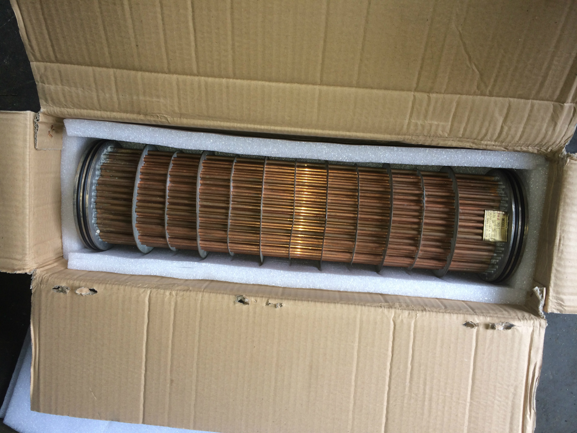 康明斯VTA28柴油发电机组机油冷却器内胆