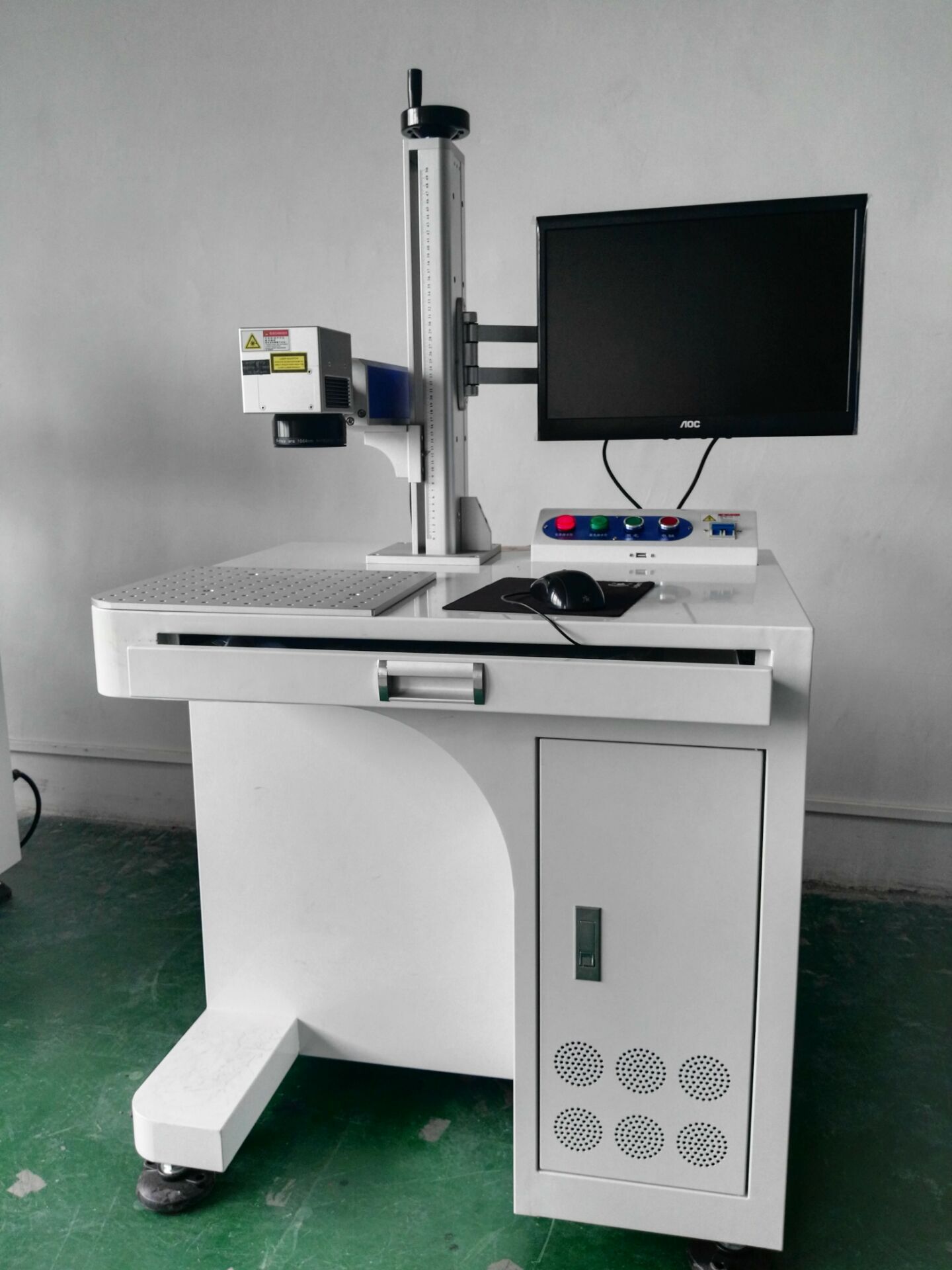 生产销售塑料开关激光打标机塑料开半导体激光打标机