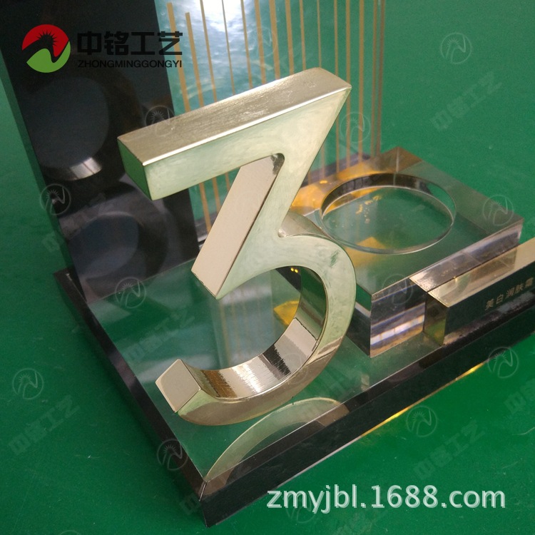 雕刻加工化妆品亚克力展台  透明亚克力底座 亚克力展示架透明