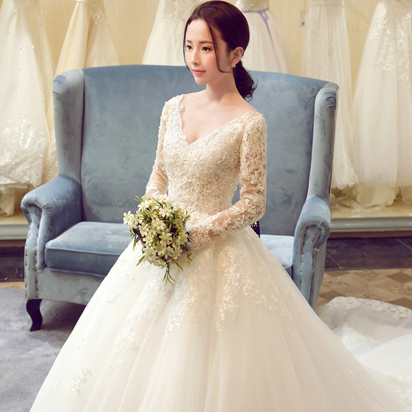 The new winter Korean word shoulder shoulders waist long tailed thin lace wedding dress Palace