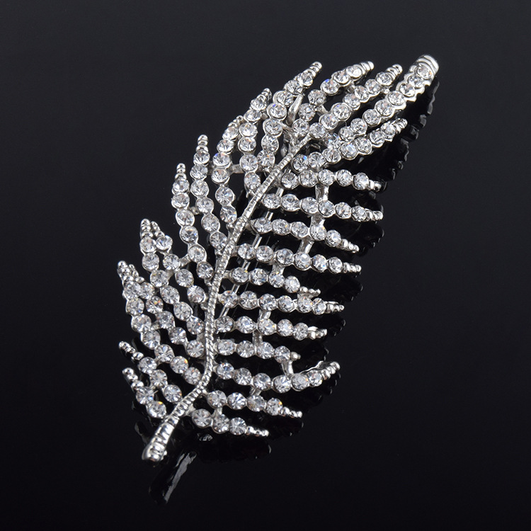 Elegant Leaf Alloy Women's Brooches display picture 7