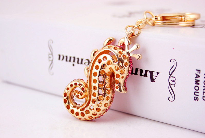 40g Weight Alloy, Metal Material Animal Pattern Unisex Gender Pink, Purple, Blue, Peach Color Marine Animal Creative Diamond Seahorse Car Keychain Metal Pendant 16
