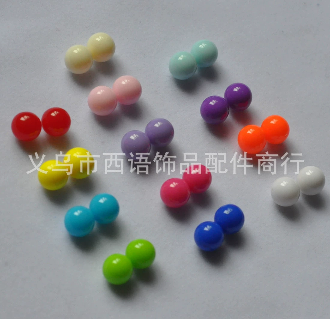 Children's chess game has passed every coin game with solid plastic beads without pervasion beads