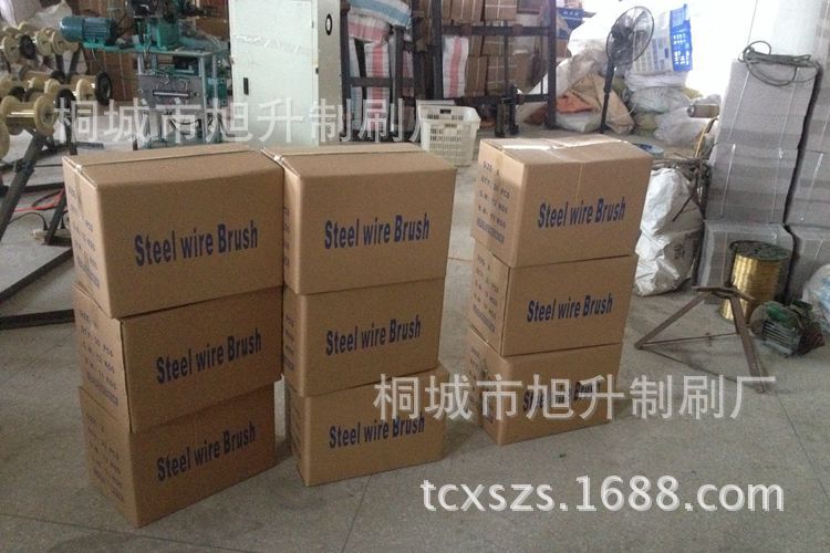 钢丝刷木柄载毛车间