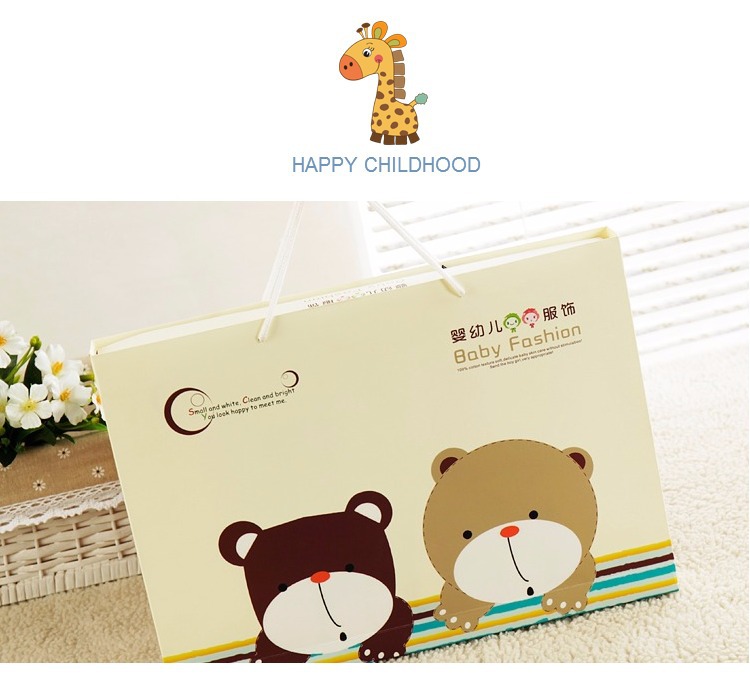 Coffret cadeau pour nouveau-né - vêtements - Ref 1951978 Image 6