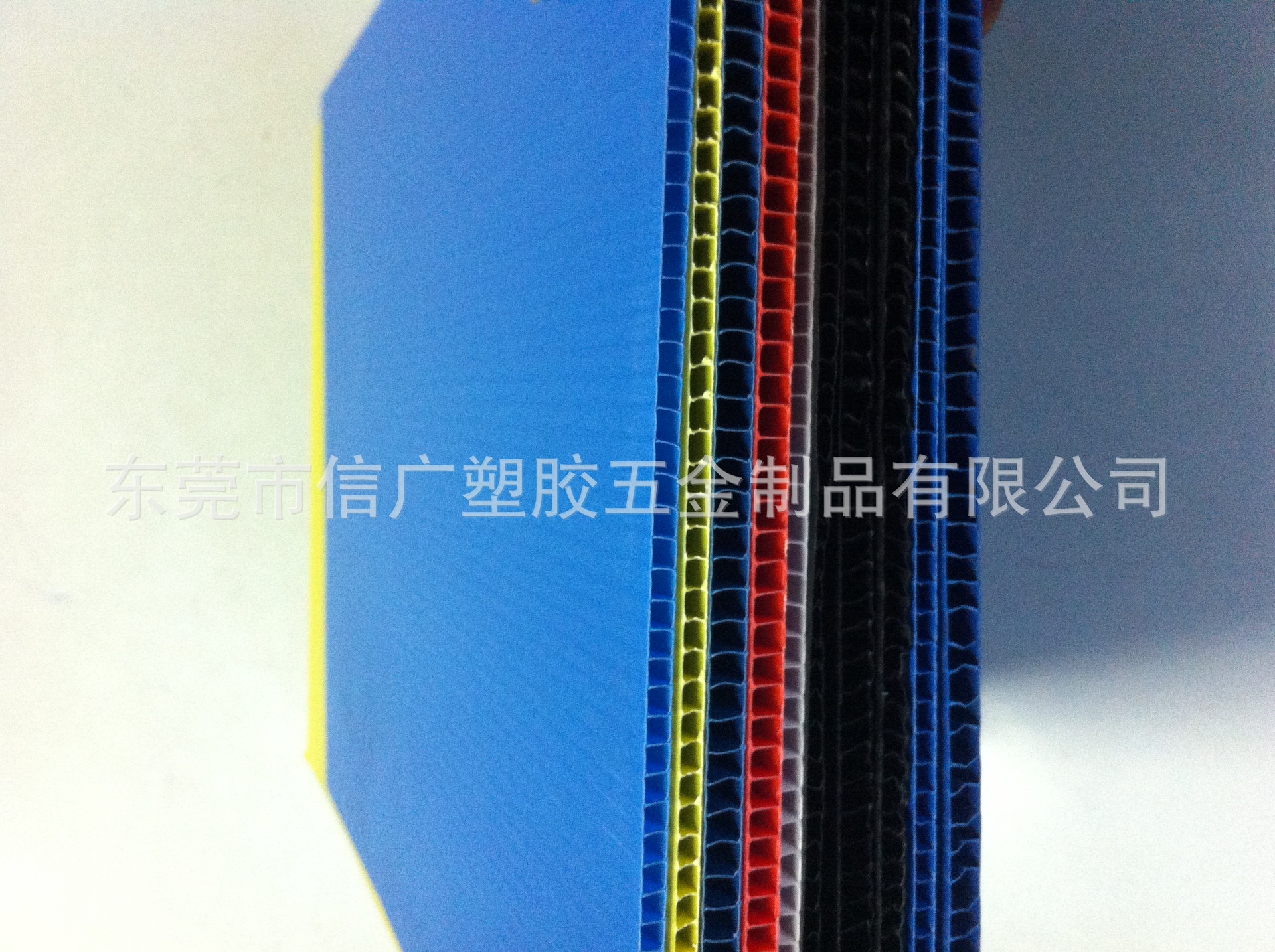 供应ABS树脂蜂窝板 防静电中空板 导电板 韧性好万通板 瓦楞板