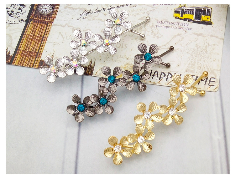 Korean New Five-leaf Flower Rhinestone Cheap Wholesale display picture 3