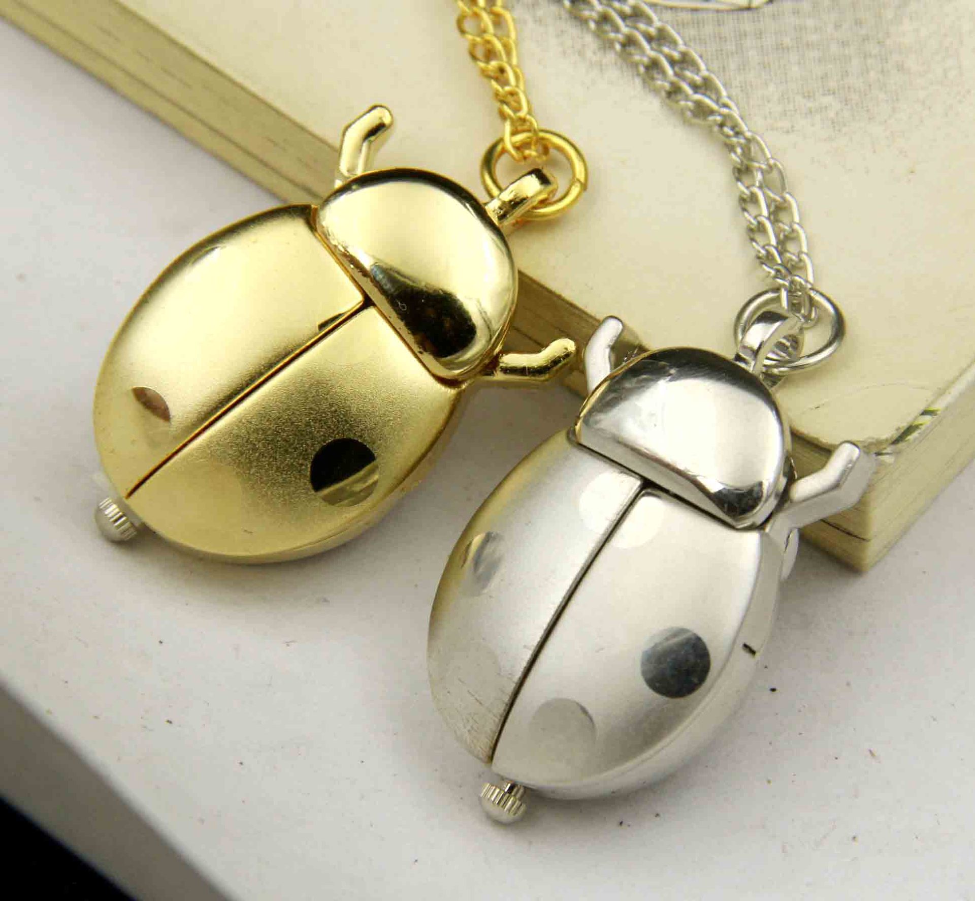 Casual Beetles Alloy Wholesale Pendant Necklace display picture 2