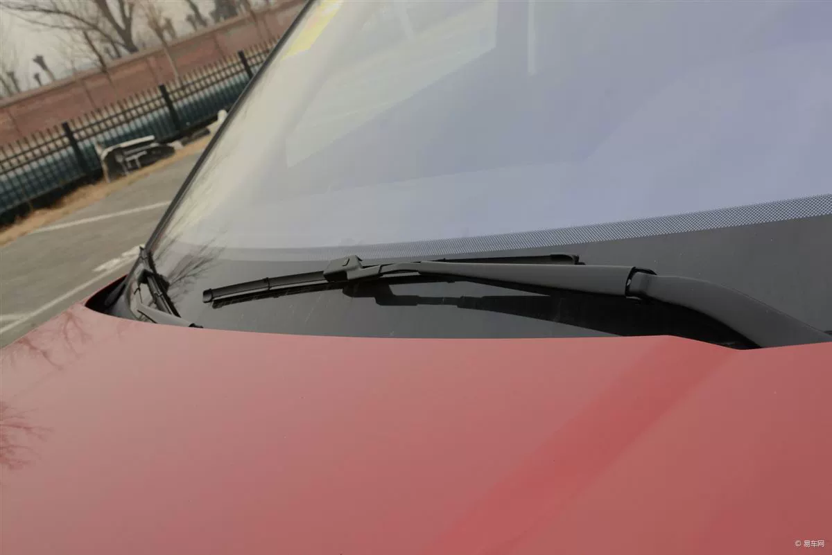 Передняя щетка стеклоочистителя подходит для Skoda Superb (модели 13/14/15) с большим квадратным разъёмом, бескаркасная