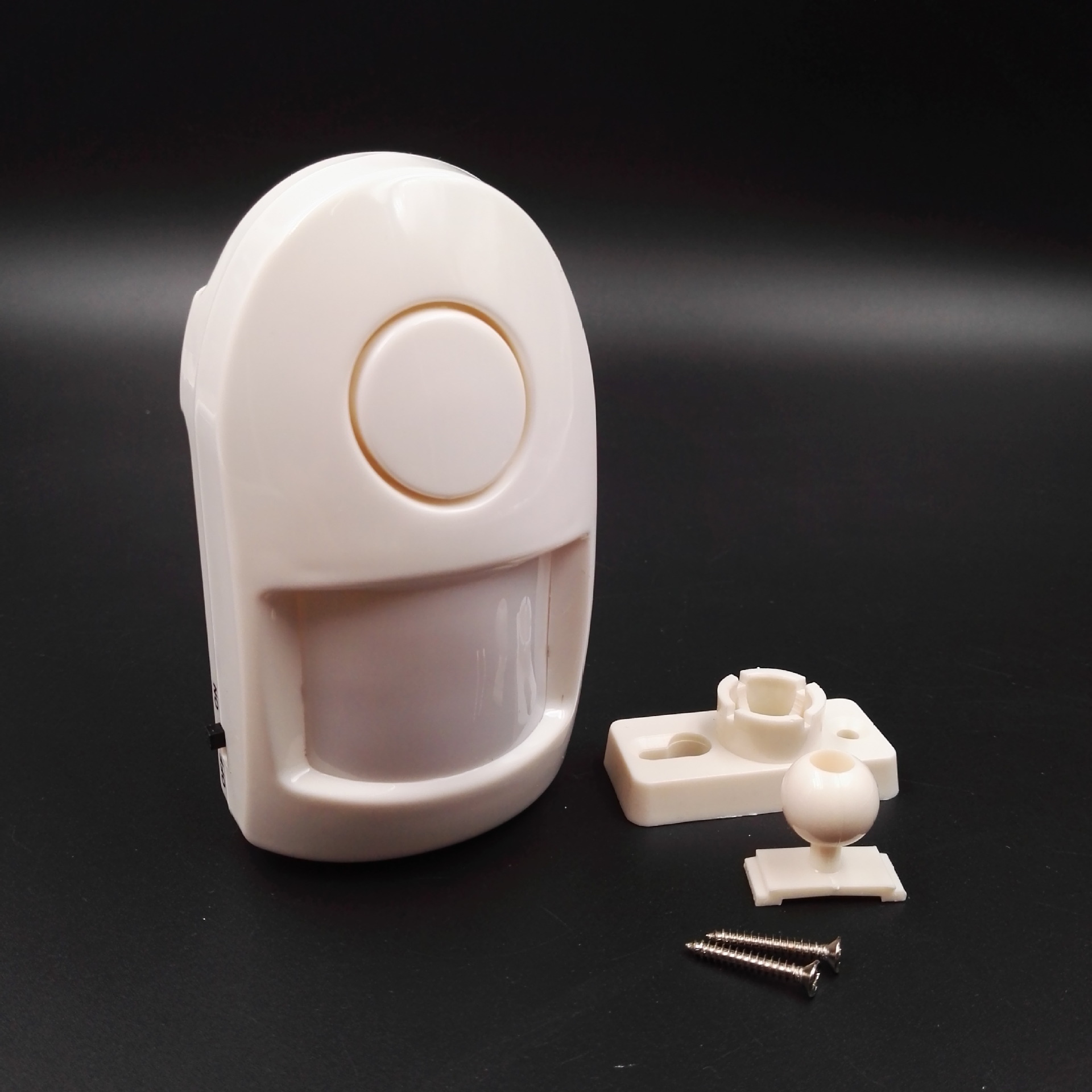 Wireless electronic alarm for home use