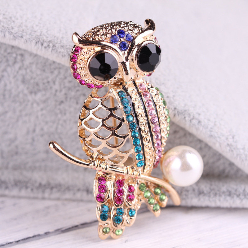 fashion creative Korean version of the personality color diamond animal owl brooch men and women clothing accessories_voghion.com