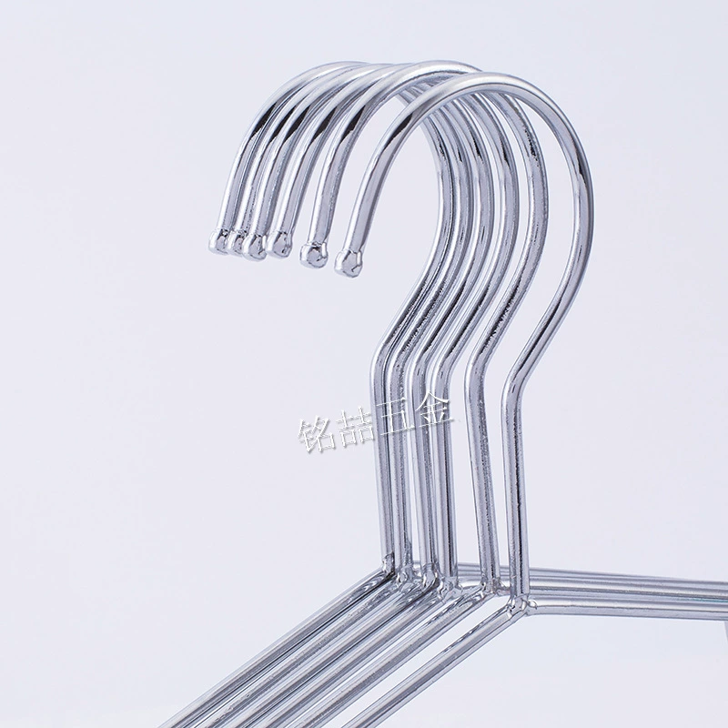 Metal hanger, windproof non-slip protection buckle