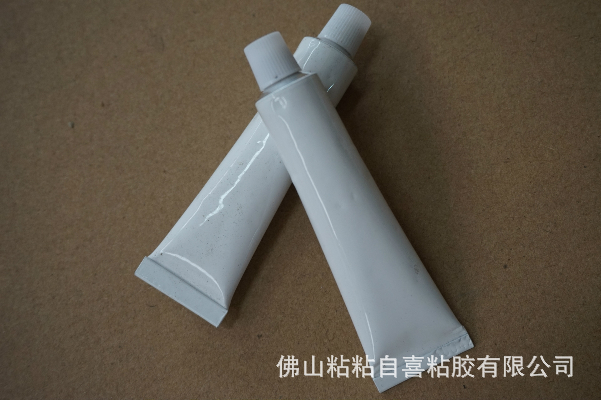 【荐】厂家直营 欧特朗散装家装用白管免钉胶12ml 牛力胶王代钉胶-阿里巴巴