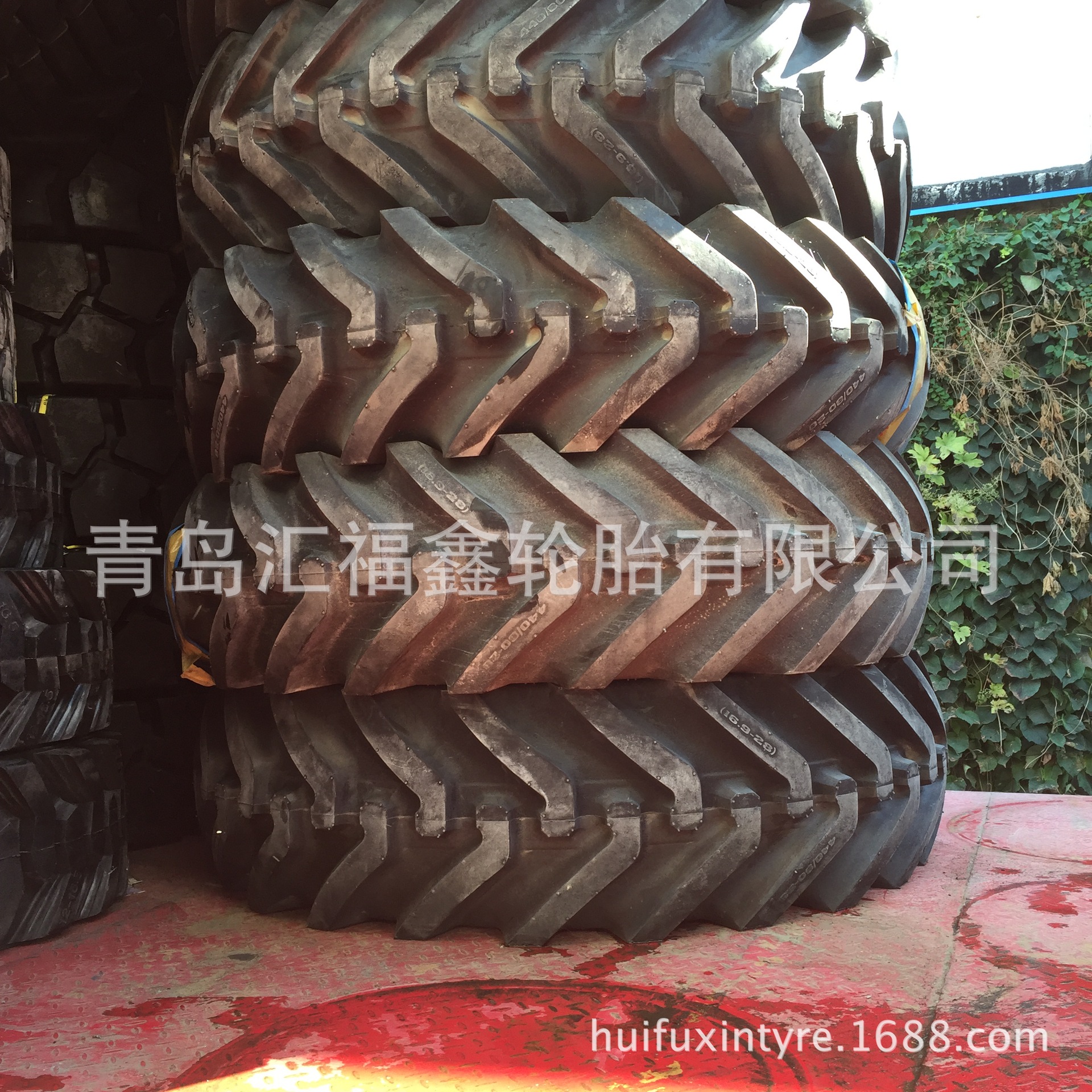出口供应汇福鑫轮胎 工程机械轮胎440/80-28R-4 16.9-28真空胎