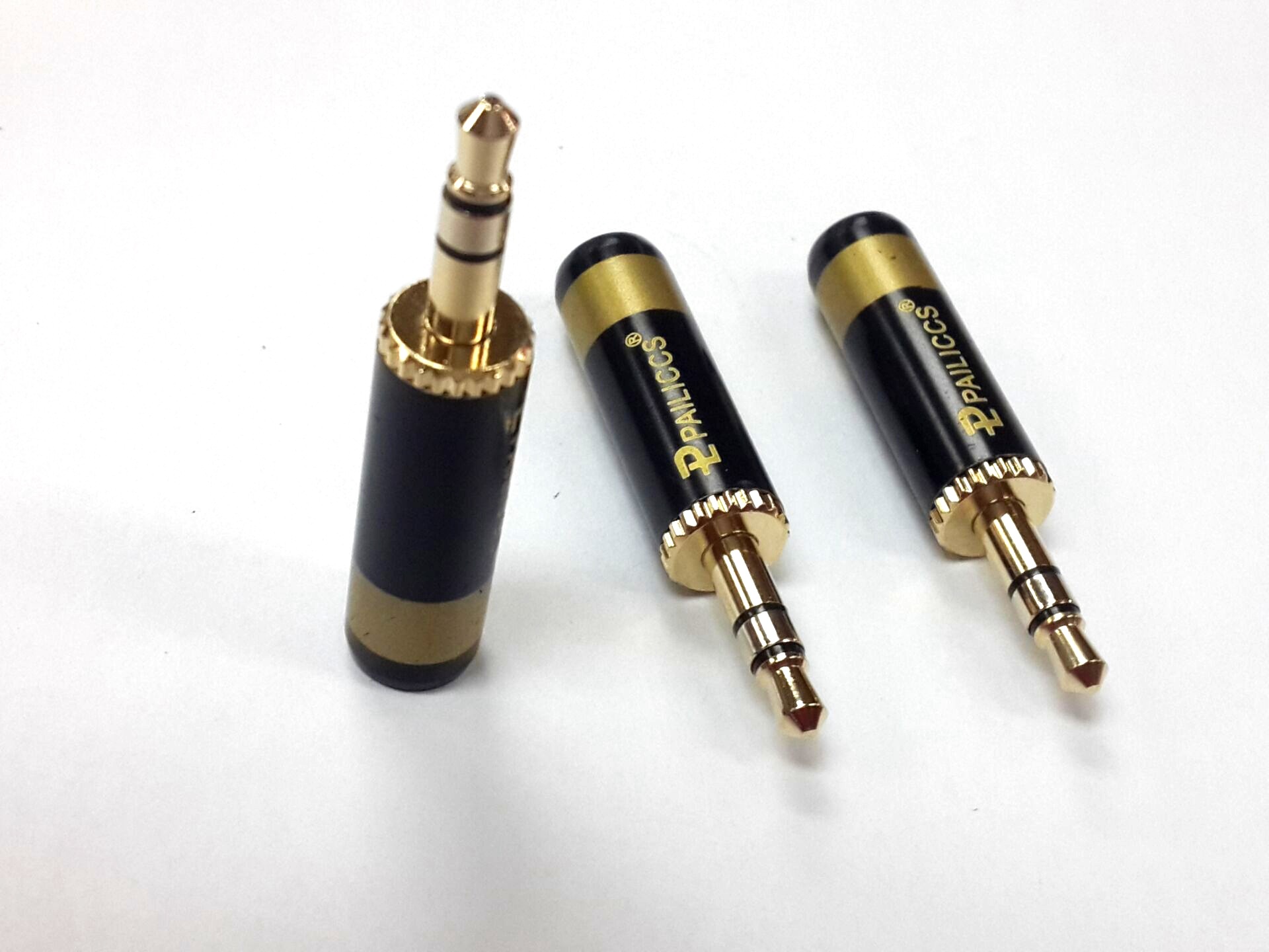 土豪金百威3.5立体网花插头/百威土豪金3.5立体无台阶插头