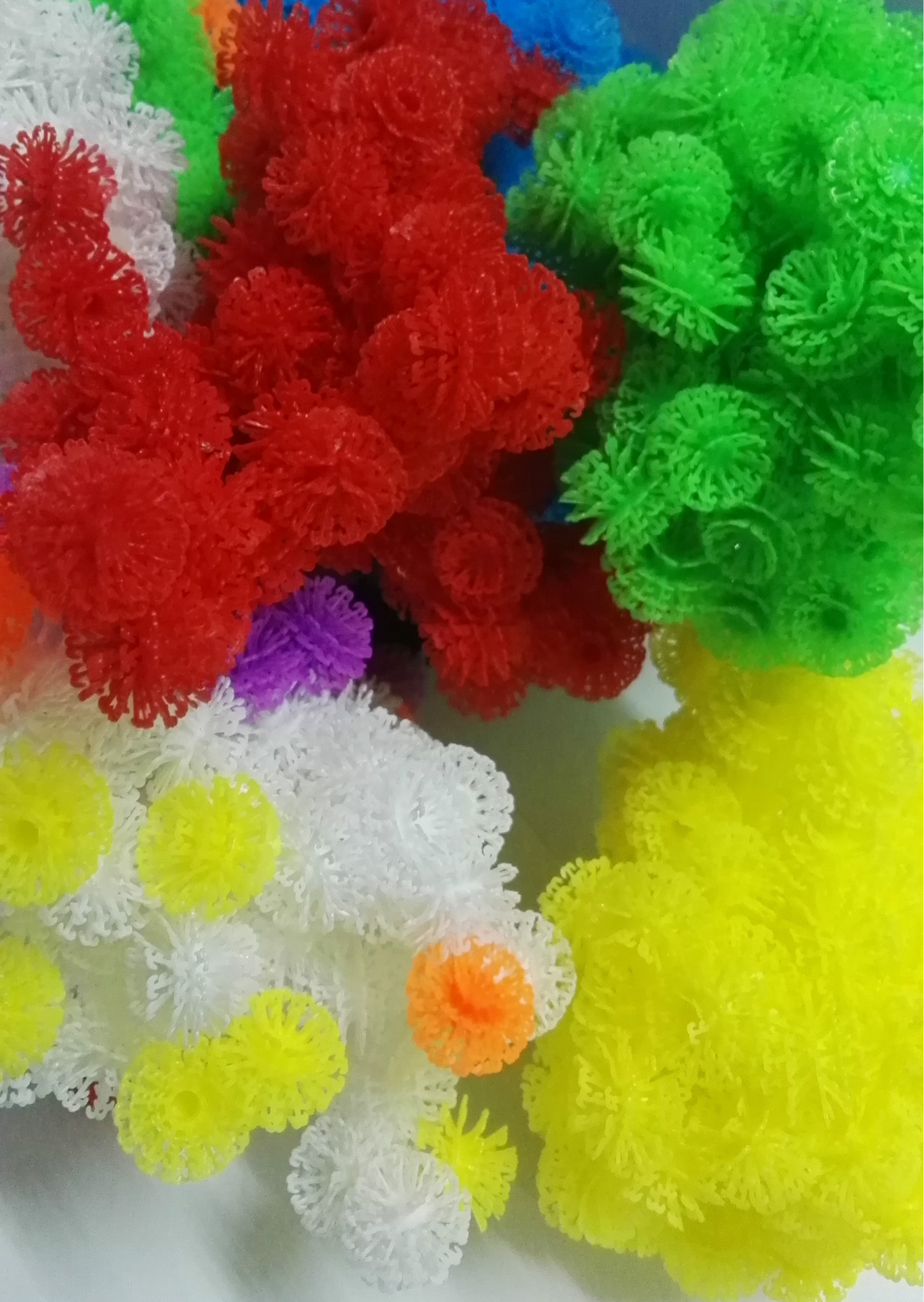 黏黏球diy儿童益智百变粘粘球拼装玩具蓬蓬捏捏球厂家现货批发阿里巴巴