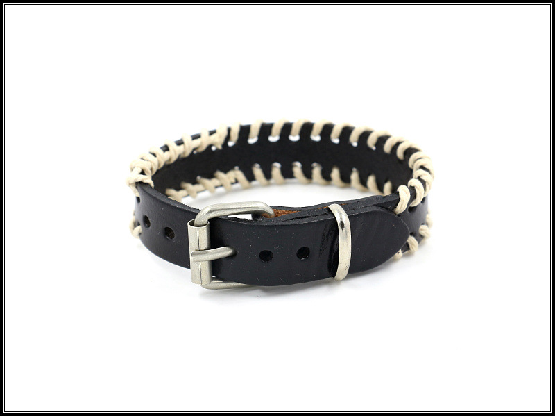 Simple Leather Bracelet Men Fashion Leather Bracelet Jewelry Batch Retro Hand-woven Bracelet display picture 5