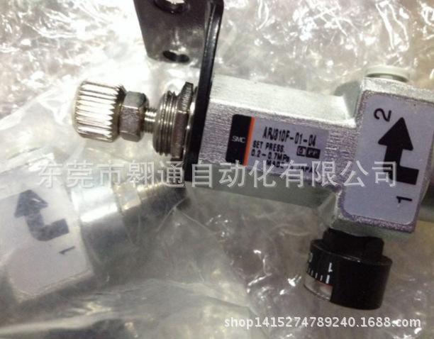 销售SMC   带压力表跟支架   ARJ310F-F01-04-S*Z-438  1现货