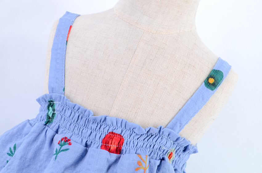 3058874567_653799739